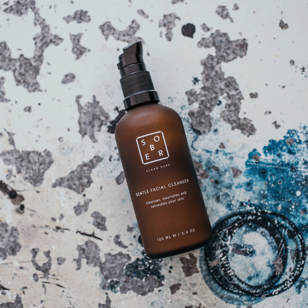 Gentle Skin Cleanser för normal, torr och känslig hud som skonsamt avlägsnar smuts, makeup och orenheter samtidigt som den bevarar hudens naturliga fuktbarriär. Mjukt och effektivt ansiktsrengörings kräm.