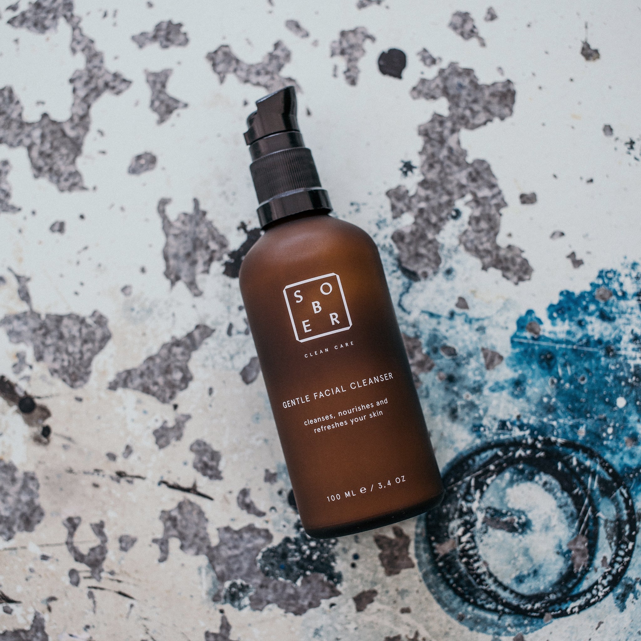 Gentle Skin Cleanser för normal, torr och känslig hud som skonsamt avlägsnar smuts, makeup och orenheter samtidigt som den bevarar hudens naturliga fuktbarriär. Mjukt och effektivt ansiktsrengörings kräm.